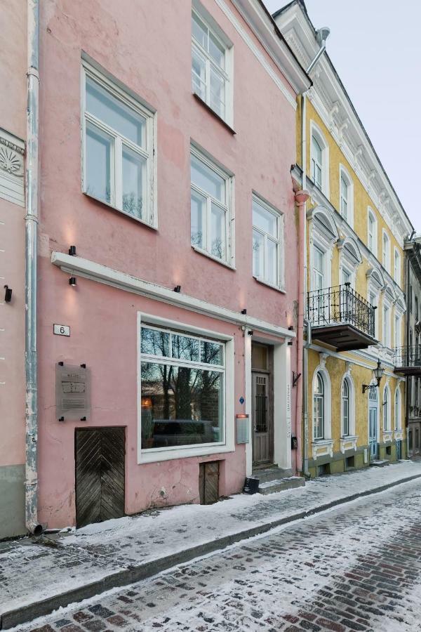 Niguliste 6 Old Town Penthouse Apartment